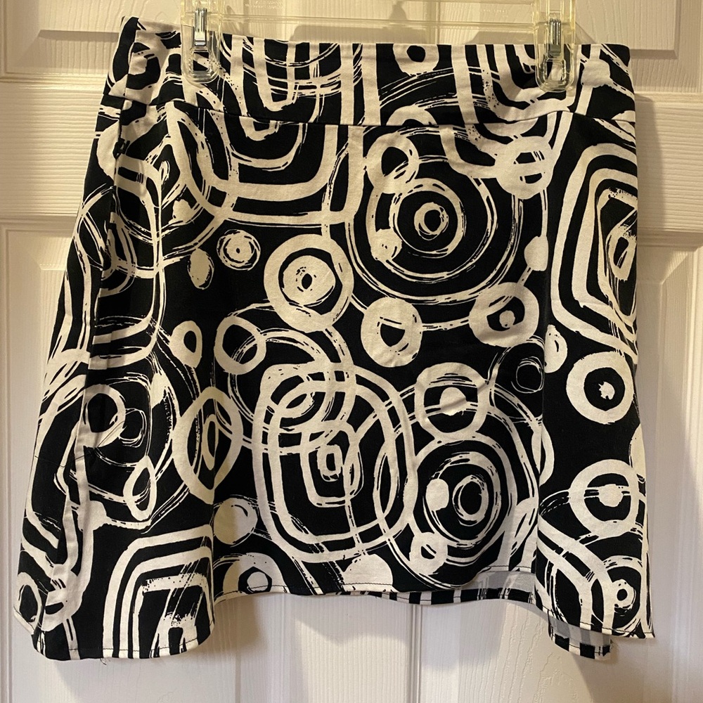 Black & White Circle-Print Skater Skirt